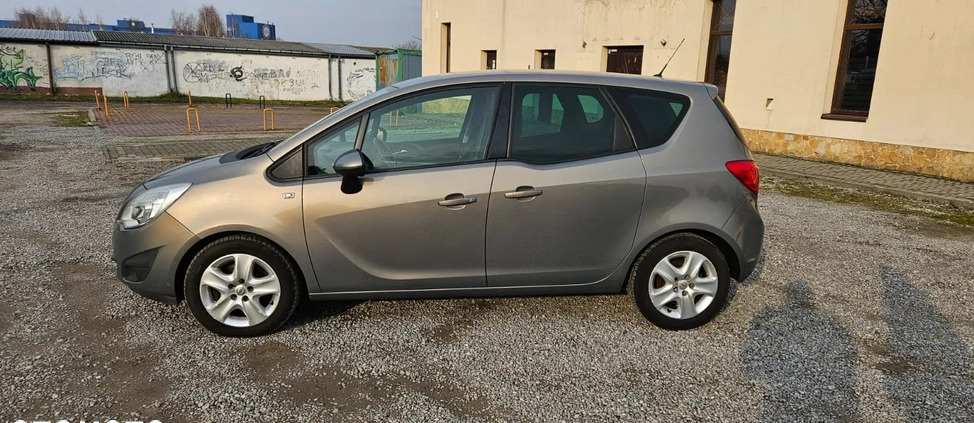 Opel Meriva cena 19900 przebieg: 207000, rok produkcji 2011 z Ryki małe 352